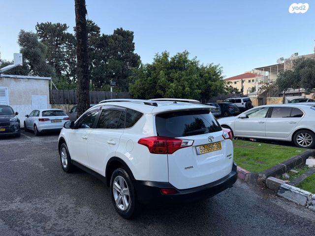 טויוטה RAV4