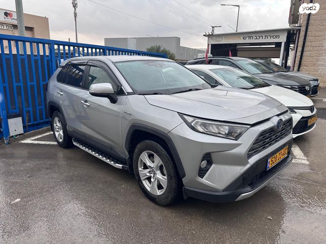 מודעת רכב טויוטה RAV4