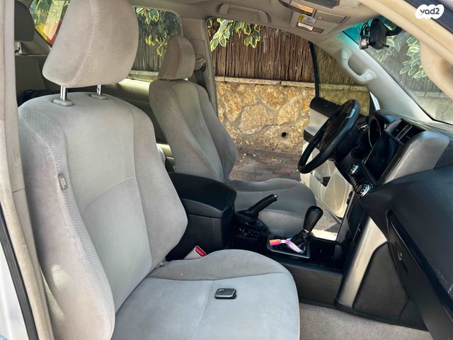 טויוטה לנד קרוזר