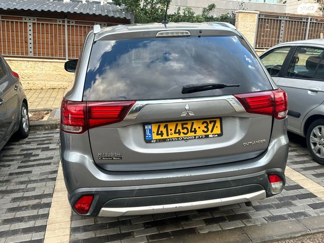 מיצובישי אאוטלנדר