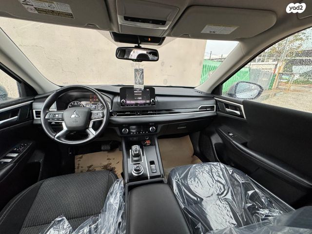 מיצובישי אאוטלנדר