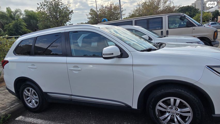 מיצובישי אאוטלנדר