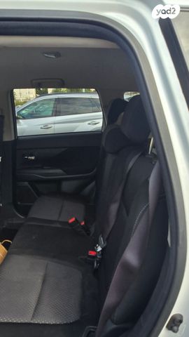 מיצובישי אאוטלנדר