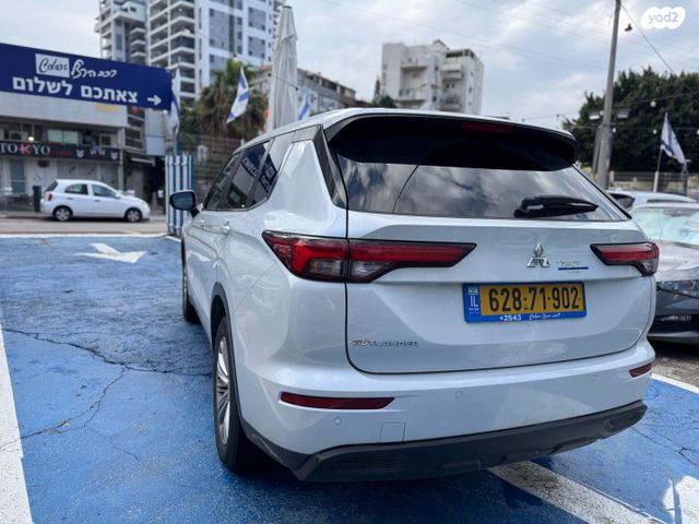 מיצובישי אאוטלנדר