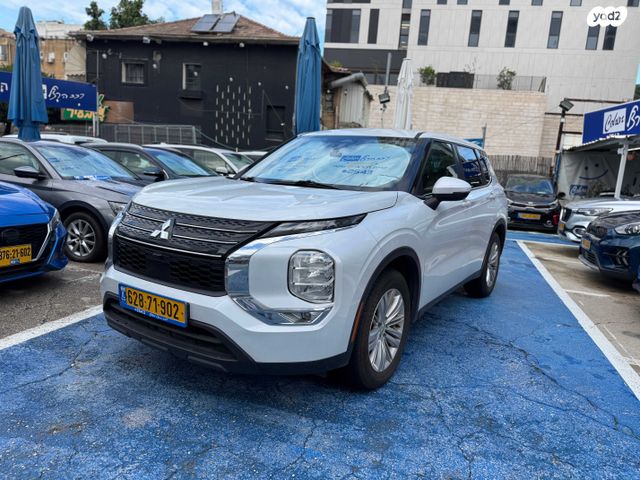 מיצובישי אאוטלנדר