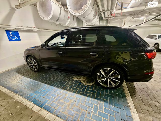 מודעת רכב אאודי Q7