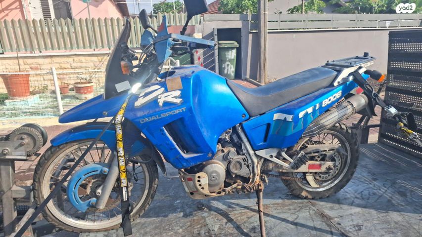 סוזוקי DR BIG 800