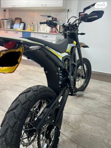 מודעת רכב סורון ULTRA BEE T