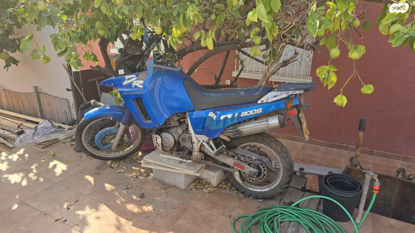 סוזוקי DR BIG 800