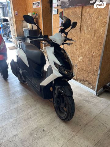 מודעת רכב סאן יאנג Jet 4 RX