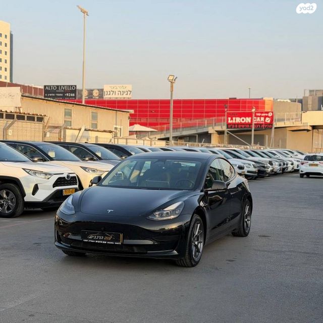 טסלה מודל 3