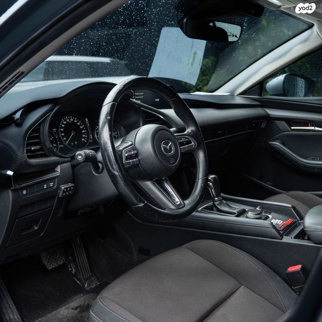 מאזדה 3