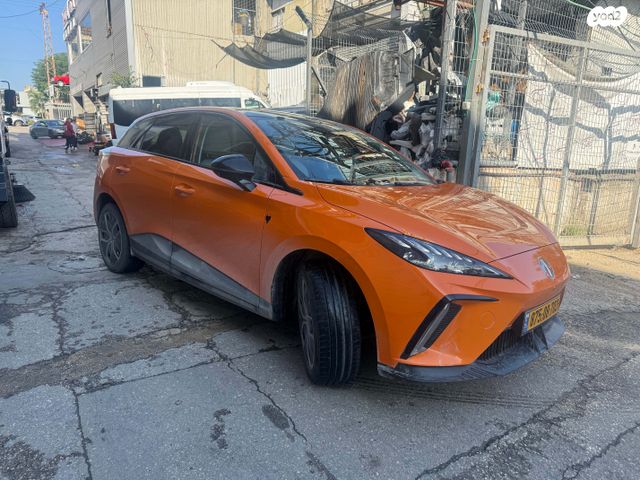 מודעת רכב אם ג'י MG4