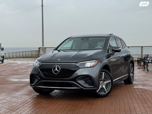 מודעת רכב מרצדס-בנץ EQE SUV