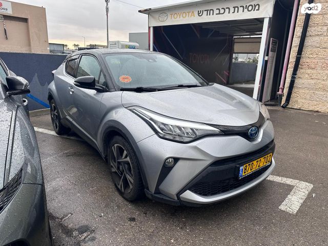 מודעת רכב טויוטה C-HR
