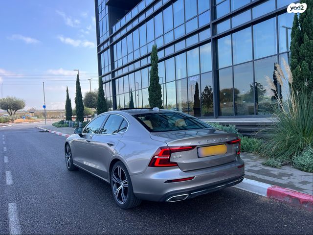 וולוו S60