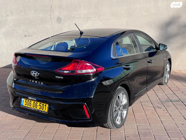 יונדאי איוניק