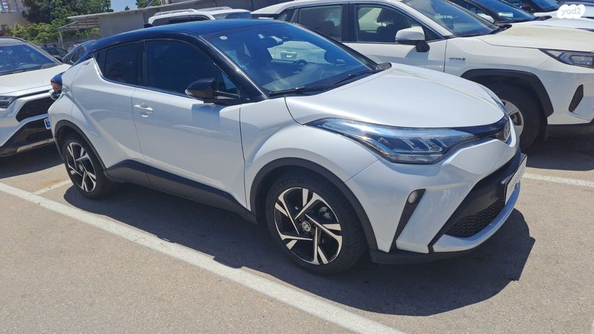 מודעת רכב טויוטה C-HR