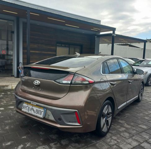 יונדאי איוניק