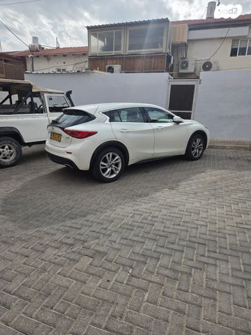 אינפיניטי Q30