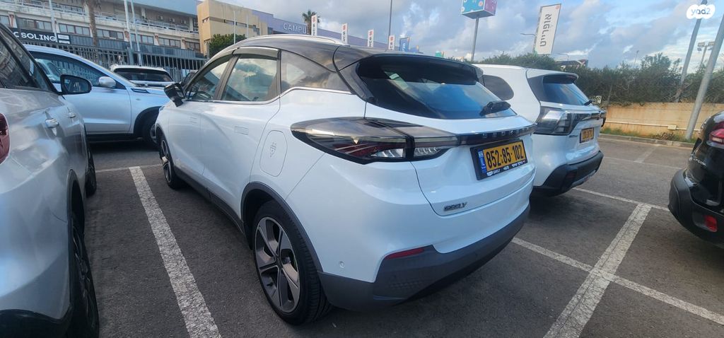 ג׳ילי Geometry C