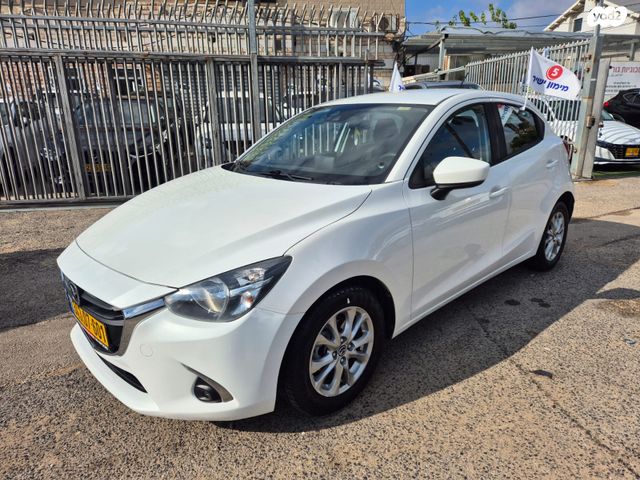 מודעת רכב מאזדה 2