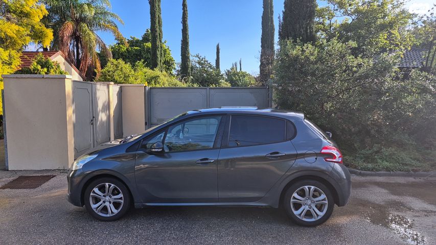 מודעת רכב פיג'ו 208