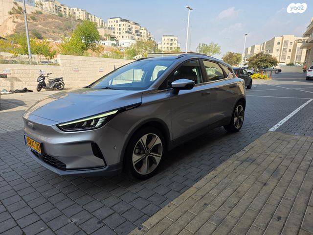 מודעת רכב ג׳ילי Geometry C