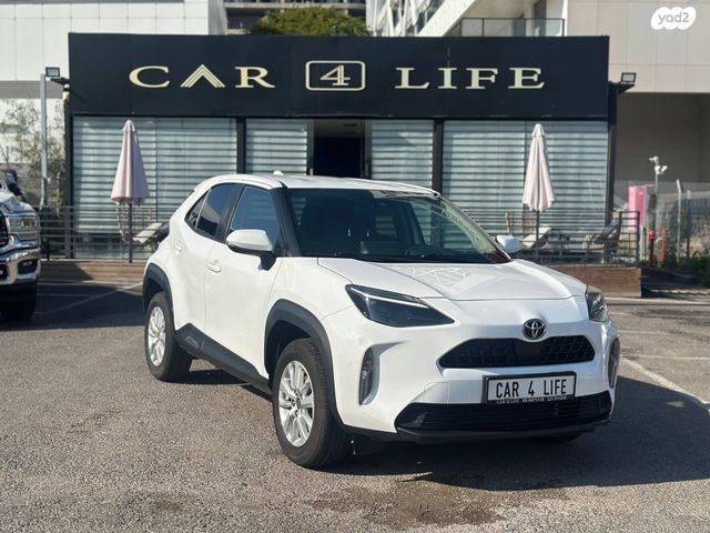 טויוטה יאריס קרוס