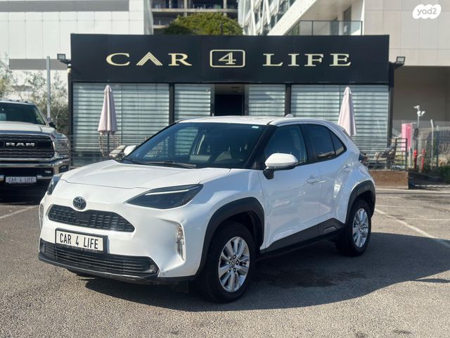 מודעת רכב טויוטה יאריס קרוס