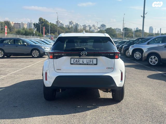 טויוטה יאריס קרוס