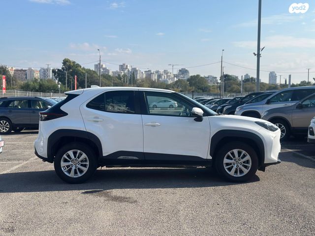 טויוטה יאריס קרוס