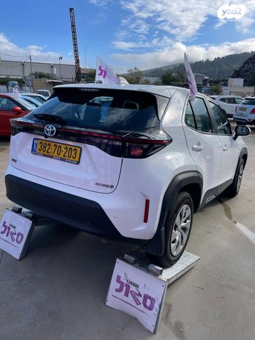 טויוטה יאריס קרוס