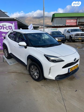 טויוטה יאריס קרוס