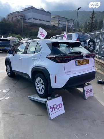 טויוטה יאריס קרוס