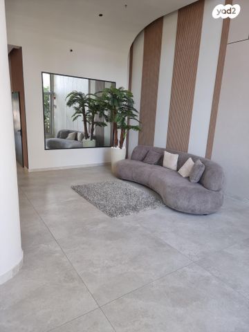 שדרות האלונים 10