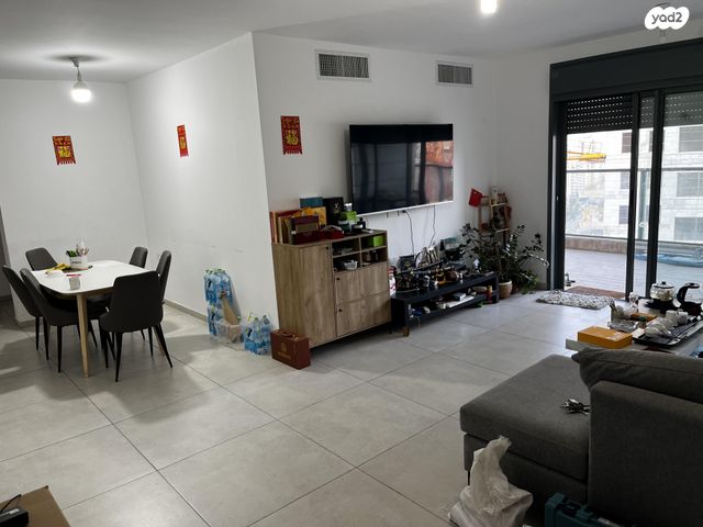 אמנון ליפקין שחק 8