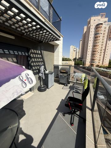 דירה, עונות השנה 4, העונות - בבניה, רובע 11, אילת