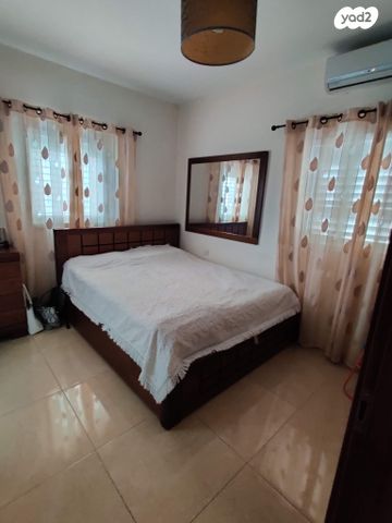 דירה, האחים אוסטשינסקי 21, ראשונים, ראשון לציון