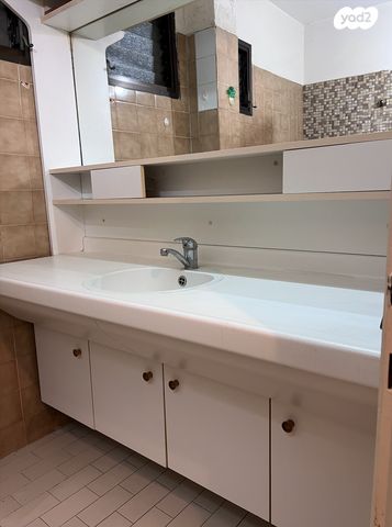 דירה, שמעון בן צבי 50, שטח 9, גבעתיים