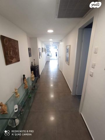 גג/ פנטהאוז, עזר וייצמן 6, מתחם 1200, הוד השרון