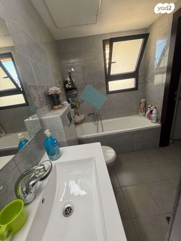 דירה, עונות השנה 4, העונות - בבניה, רובע 11, אילת