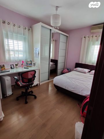 דירה, האחים אוסטשינסקי 21, ראשונים, ראשון לציון