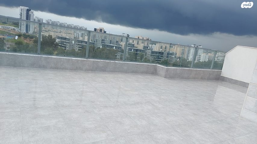 אפרים צור 10