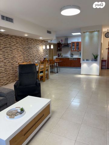 דירה, הרב גורן 18, נאות שקמה, ראשון לציון