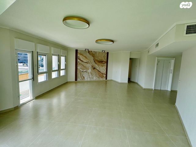 גג/ פנטהאוז, הצוללים 2, רובע ד', אשדוד