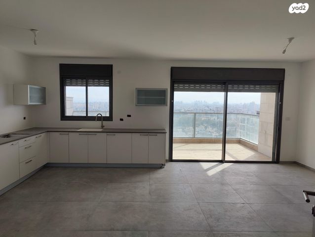 שולמית אלוני 9