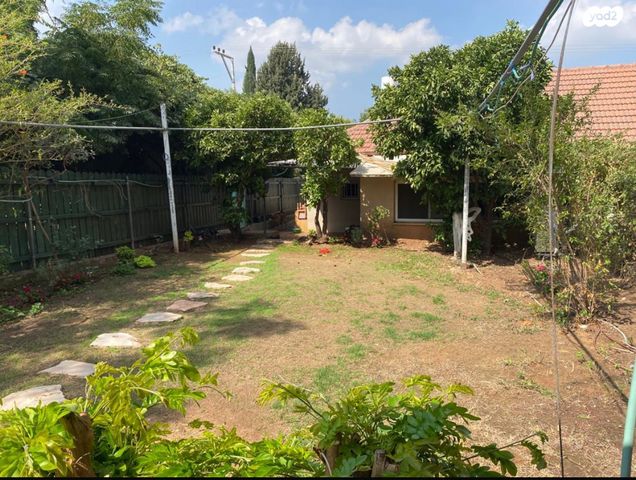 בית פרטי/ קוטג', ההדרים 17, גבעת נוף, נס ציונה