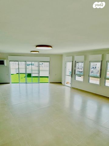 גג/ פנטהאוז, הצוללים 2, רובע ד', אשדוד