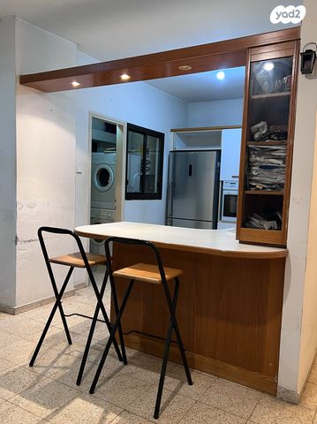 שמעון בן צבי 50